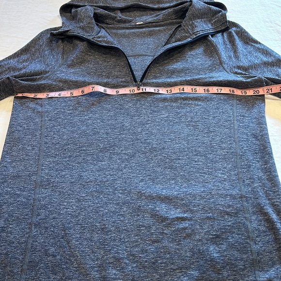 Lululemon Men’s soft and stretchy heather blue hoody size medium - Picture 5 of 11
